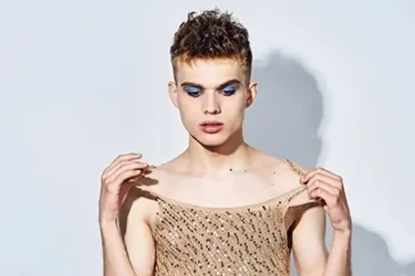 A confident cross dresser, member of the CrossDressersOnline community